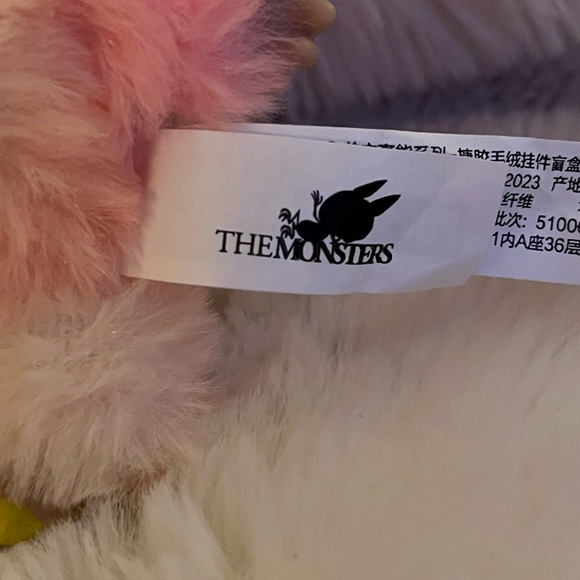 POPMART THE MONSTERS BIG INTO ENERGY-PINK-LOYALTY - Picture 4 of 6